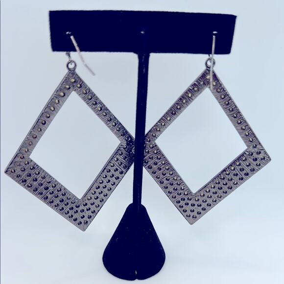 Gunmetal Silver Diamond-Shaped Earrings - Picture 5 of 8